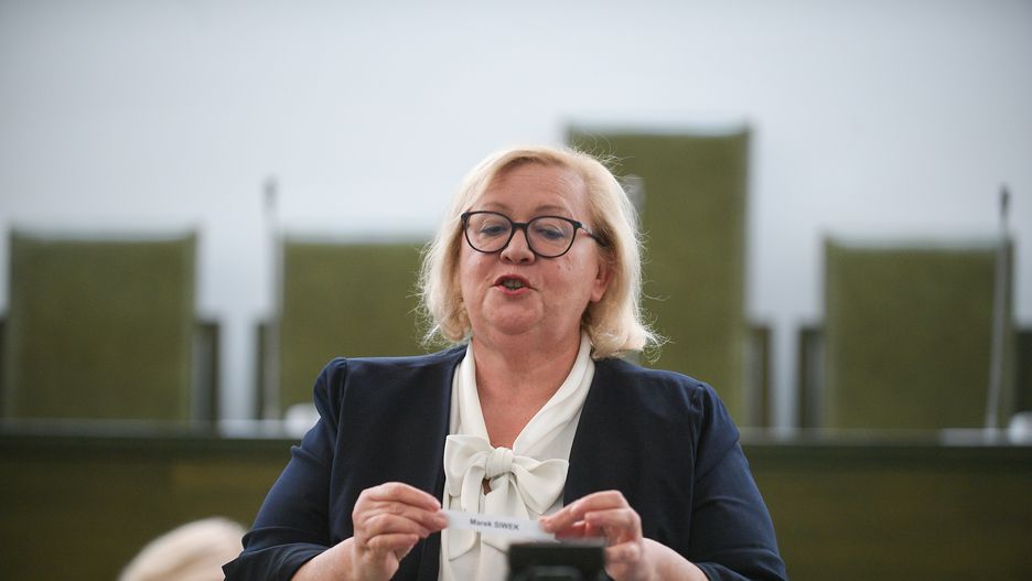 Warszawa, 09.08.2022. Pierwsza Prezes Sądu Najwyższego Małgorzata Manowska w Sądzie Najwyższym w Warszawie, 9 bm. W SN odbywa się posiedzenie kolegium w sprawie losowania sędziów do nowej Izby Odpowiedzialności Zawodowej. (mr) PAP/Marcin Obara
