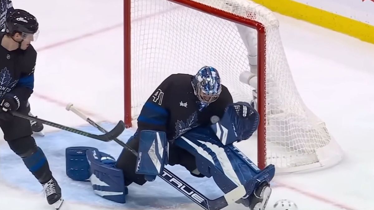 Hokej: Przedłużony kontrakt amerykańskiego bramkarza