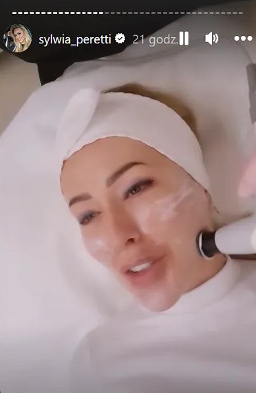 Sylwia Peretti pokazała, jak rozpuszcza wypełniacze. Idzie nowe?