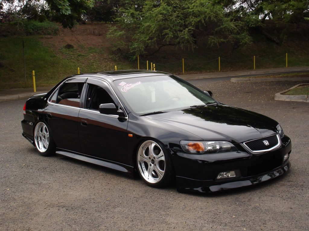 Honda Legend (fot. photobucket.com)