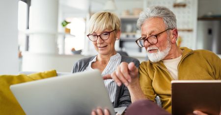 Internet uchroni cię przed demencją? Tak pokazują badania