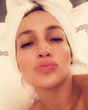 Jennifer Lopez prosto spod prysznica