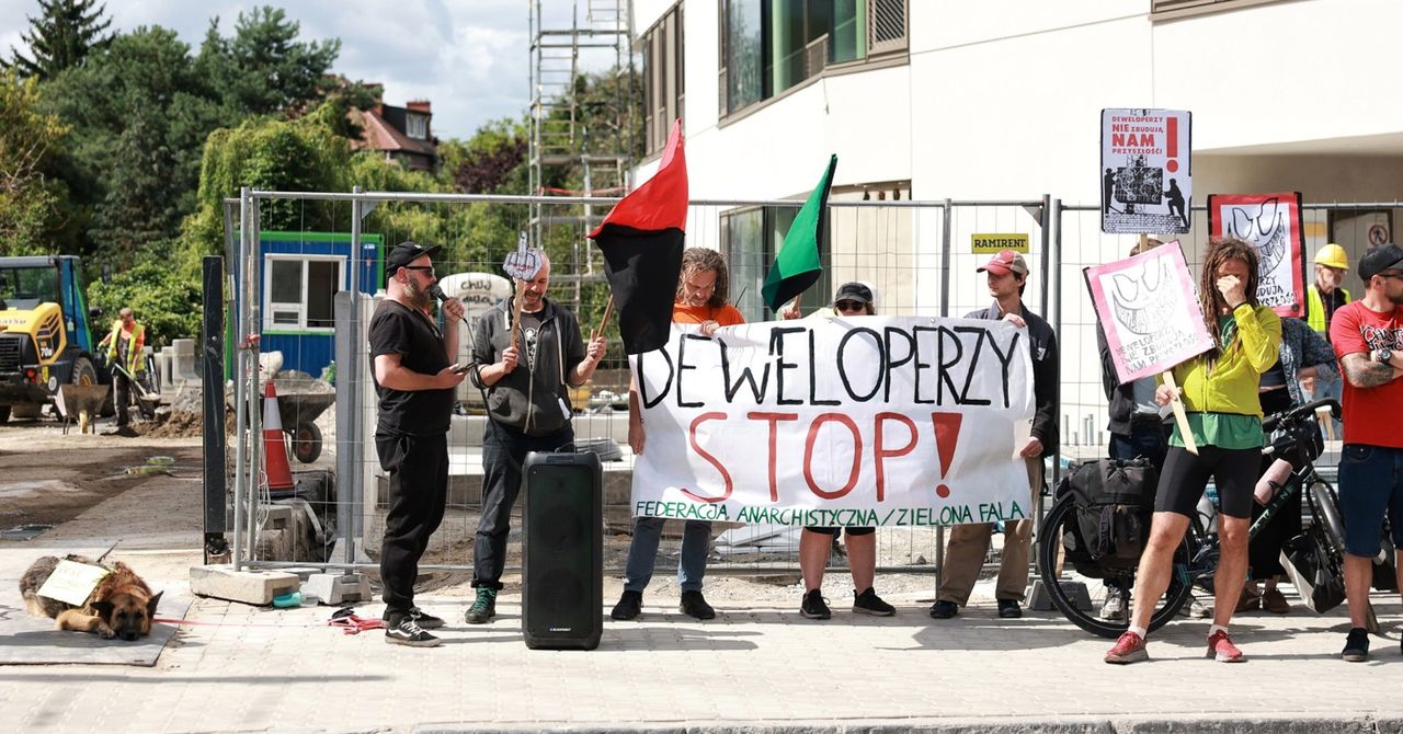 Poznań: Protest anarchistów. "Deweloperzy nie zbudują nam przyszłości"