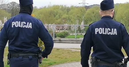 "Katastrofa" w polskiej policji. Powód? Wskazują na "dziadkowe"