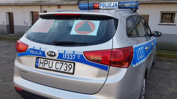 Radiowóz z oznaczeniem pojazdu specjalnego (fot. Policja)