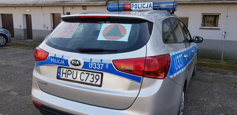 Radiowóz z oznaczeniem pojazdu specjalnego (fot. Policja)