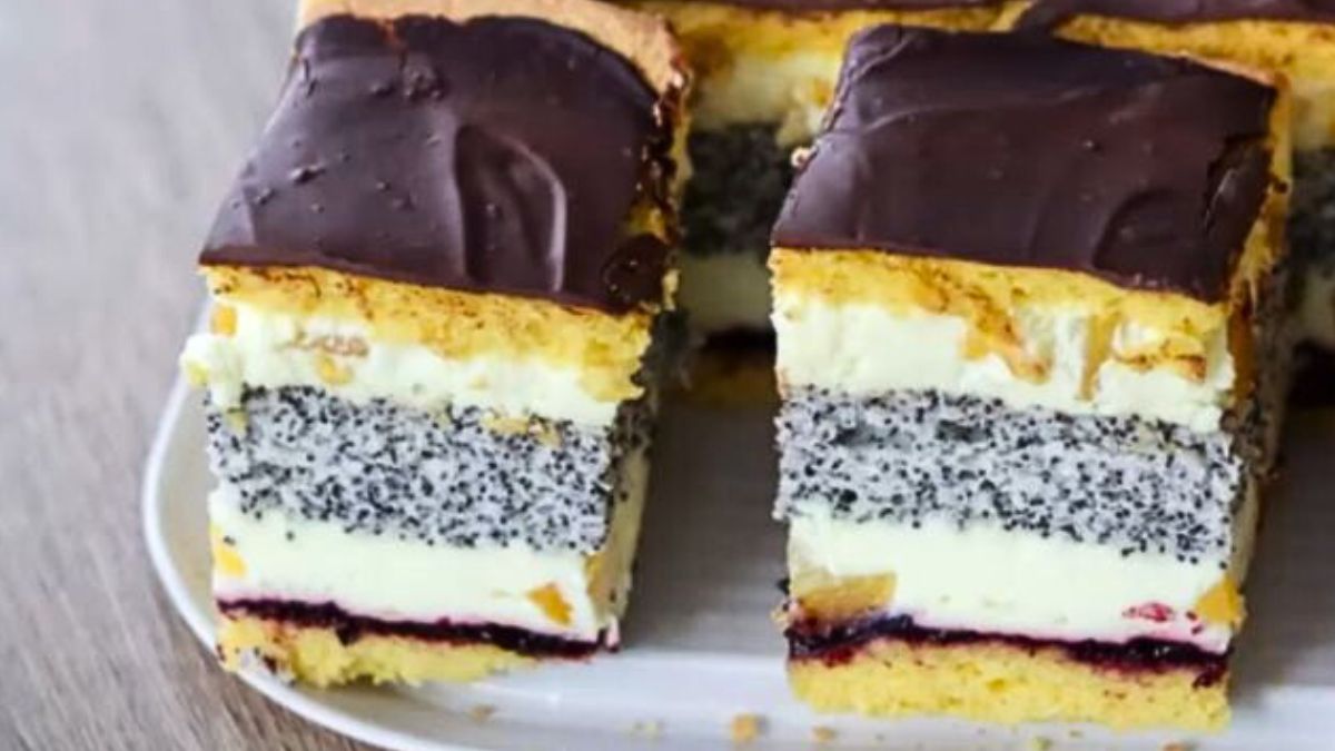 Przepis na ciasto "Bałwan w tropikach" (fot. screen Youtube / Prosty przepis na)