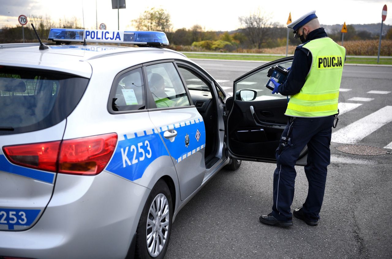 1 listopada na drogach. Cmentarze zamknięte, ale policja prowadzi kontrole