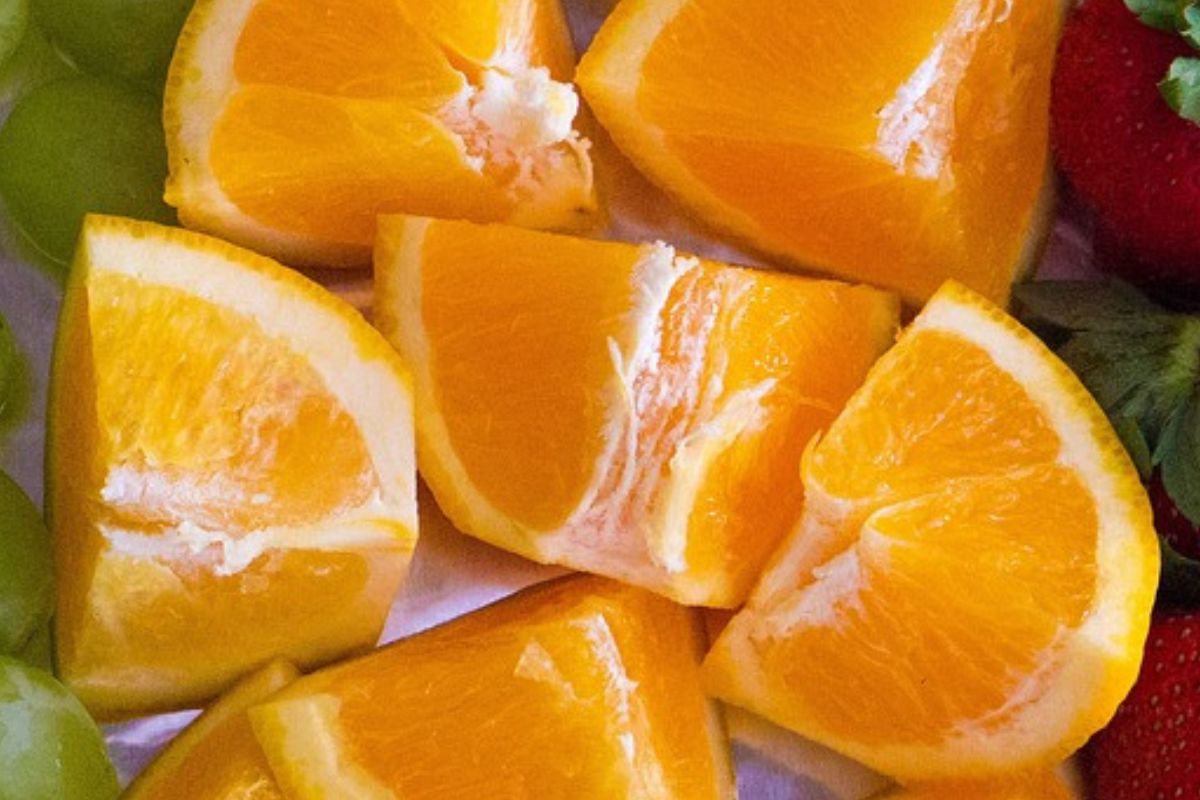 Dlaczego warto jeść pomarańcze? 