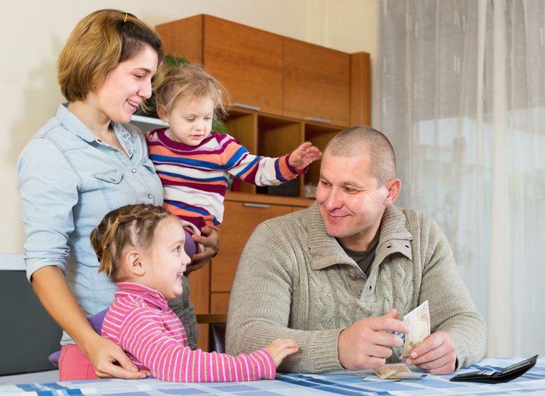 Świadczenia rodzinne na nowych zasadach. Zobacz, co się zmieni w 2016 r.