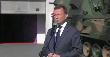 Błaszczak zatwierdził umowę na dostawę 48 armatohaubic “Krab” dla polskiej armii. Koszt to ponad 3,8 mld zł