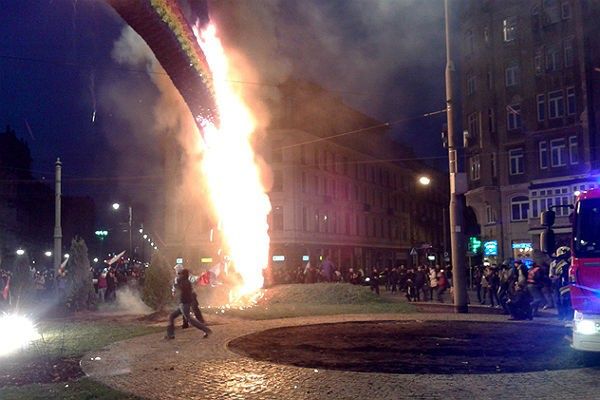 Telewizja Trwam ukarana grzywną 50 tys. zł za nawoływanie do niszczenia Tęczy