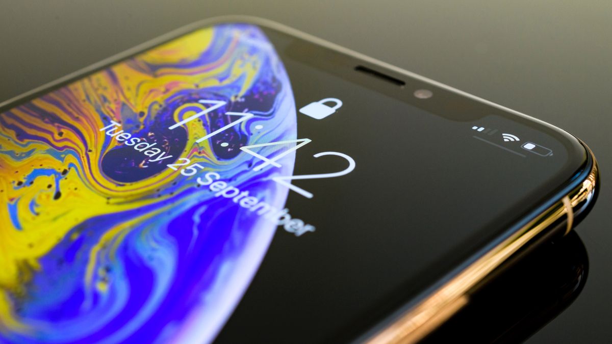 Apple może pokazać smartfon z mniejszym ekranem niż w XS (depositphotos)