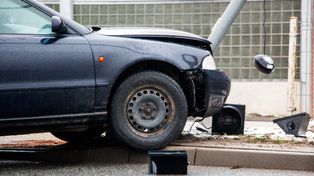Ostrowiec Świętokrzyski: Wypadek. Trzy samochody zderzył się na skrzyżowaniu, dwie osoby ranne