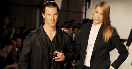 Gwiazdor serialu "Sherlock" na wybiegu!