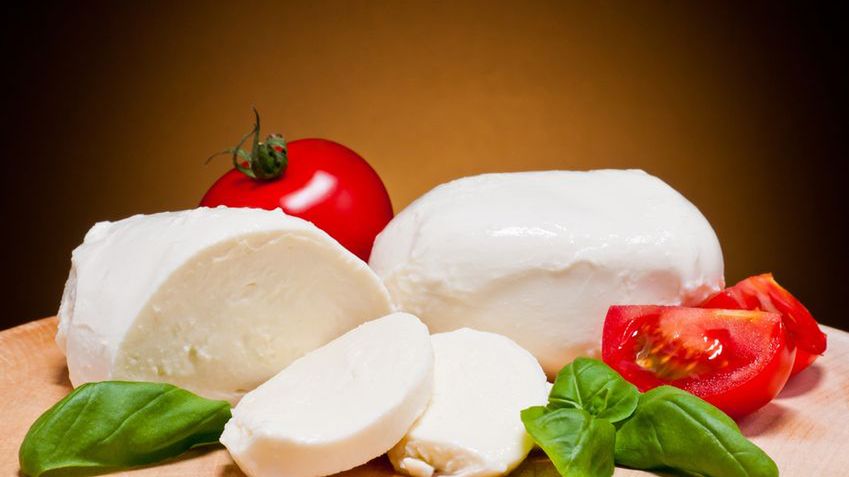 Mozzarella z pełnego mleka