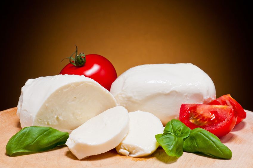 Mozzarella z pełnego mleka