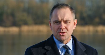 Mocne zarzuty pod adresem Nawrockiego. "Kazał podpisywać lojalki"