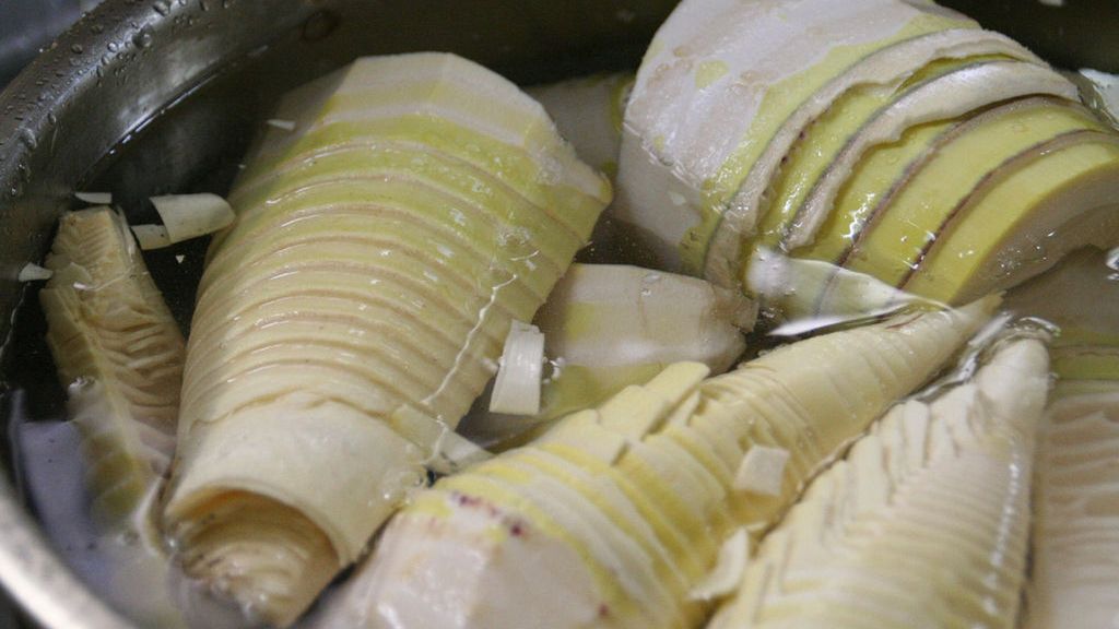 Gotowane pędy bambusa bez dodatku soli, odsączone