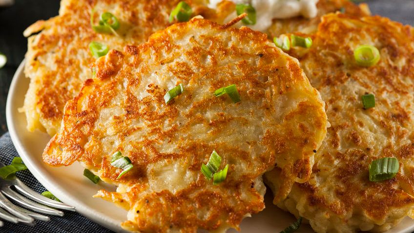 Mrożone hash brown (placki z ziemniaków) z ziemniaków z żółtym miąższem z dodatkiem soli