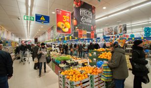 Polacy zmieniają zdanie ws. zakazu handlu