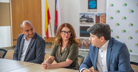 Warszawa. Na Białołęce powstanie Centrum Aktywności Międzypokoleniowej. Jest umowa