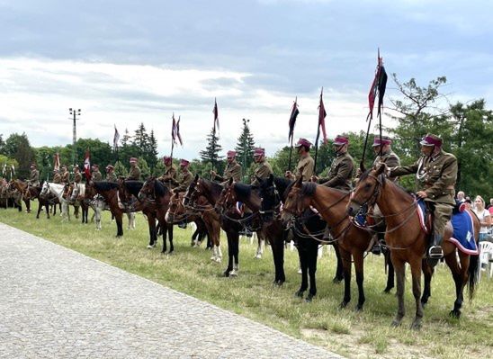 Śląskie. 22. Pielgrzymka Kawalerii Konnej z Zaręb Kościelnych na Mazowszu dotarła na Jasną Górę w Częstochowie.