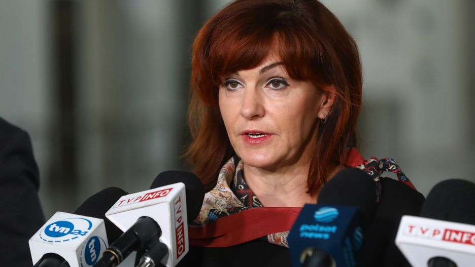 Warszawa, 11.01.2022. Wicemarszałek Senatu Gabriela Morawska-Stanecka podczas konferencji prasowej, 11 bm. w Sejmie w Warszawie. Konferencja dot. pakietu antykowidowego na najbliższe 100 dni oraz Senackiej komisji specjalnej ws. afery inwigilacyjnej "Pegasus". (jm) PAP/Rafał Guz