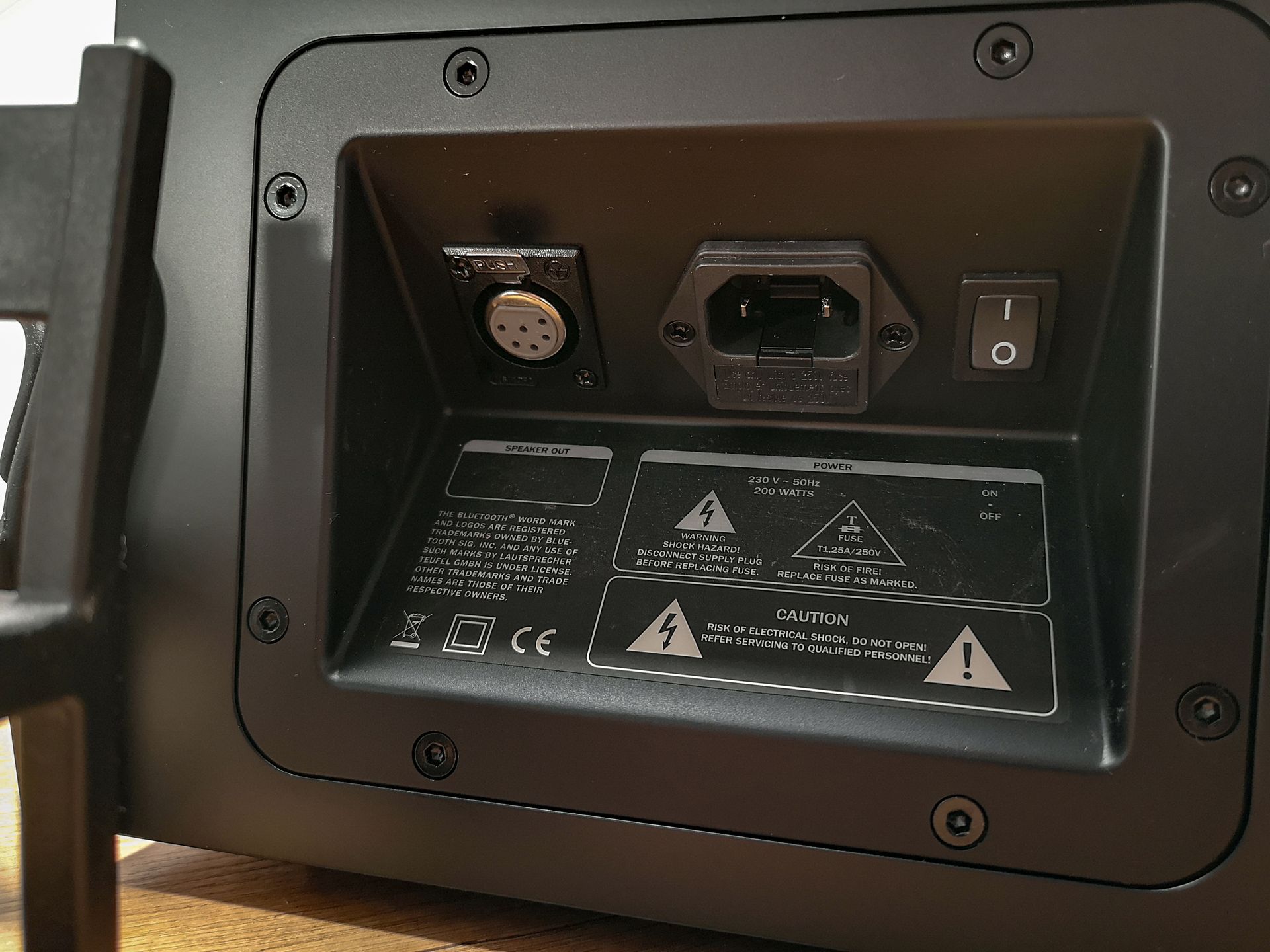 Test głośników Teufel Stereo M: bogactwo możliwości zamknięte w tradycyjnej formie 5