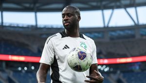 Yaya Toure zasiądzie na trenerskiej ławce. Ma objąć mistrza kraju