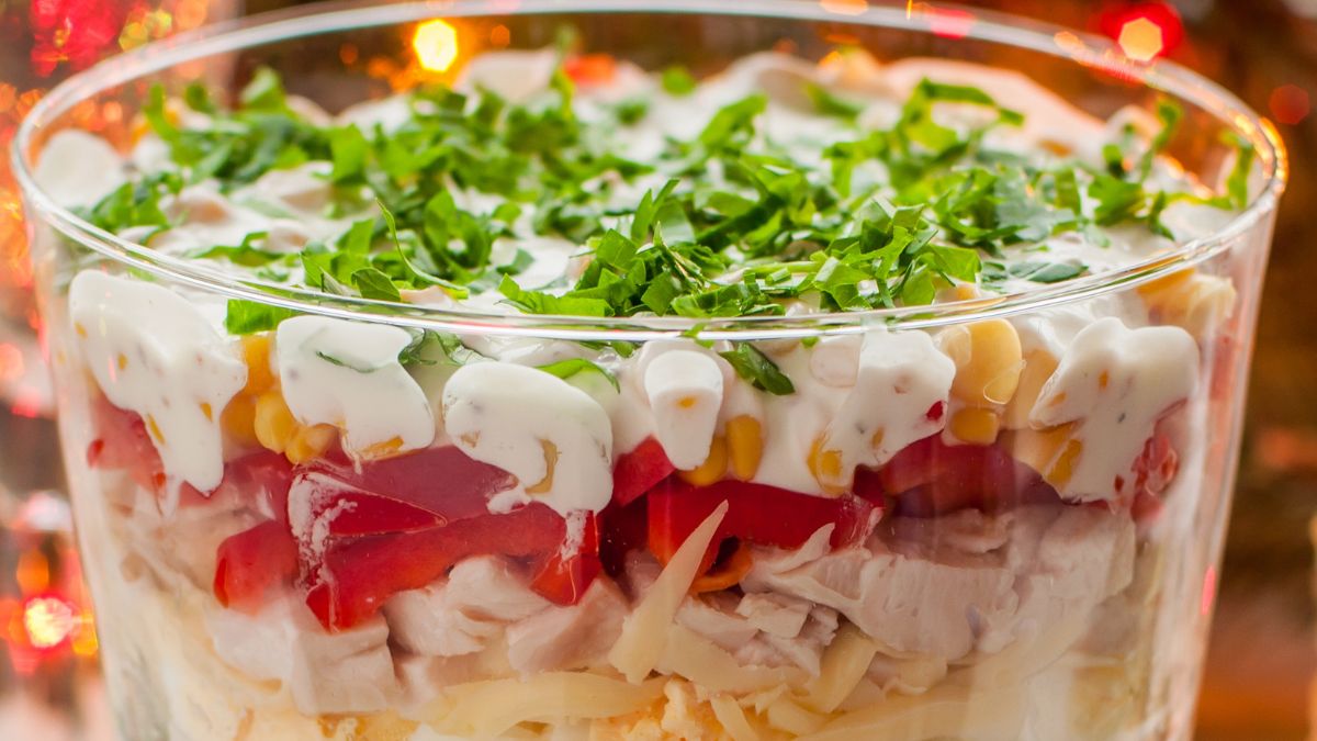 Sałatka milionera zawsze jest gwiazdą na stole