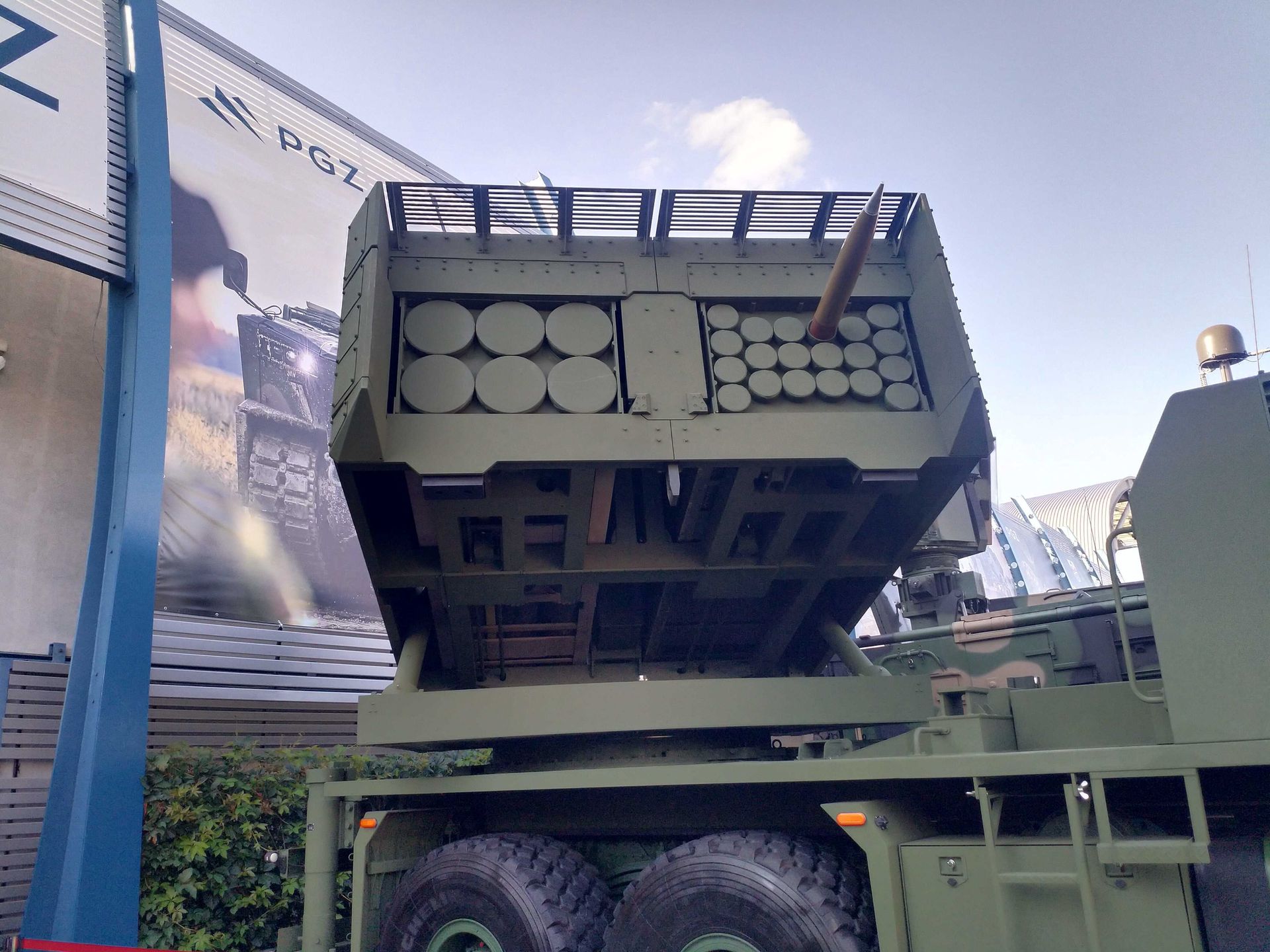 Wyrzutnia K239 K239 Chunmoo w wersji spolonizowanej.