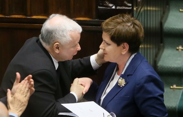 "Była duża nerwowość. Dowiedzieliśmy się na dzień przed". Kulisy decyzji PiS