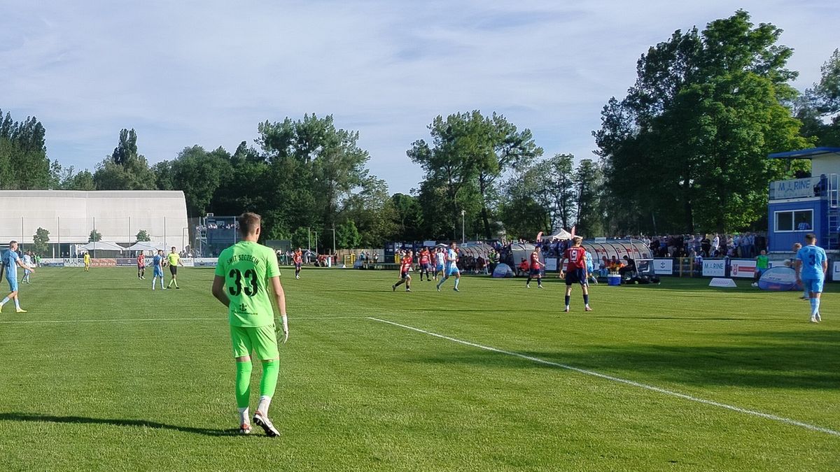 Zdjęcie okładkowe artykułu: WP SportoweFakty / Sebastian Szczytkowski / Mecz III ligi: Świt Szczecin - Stolem Gniewino