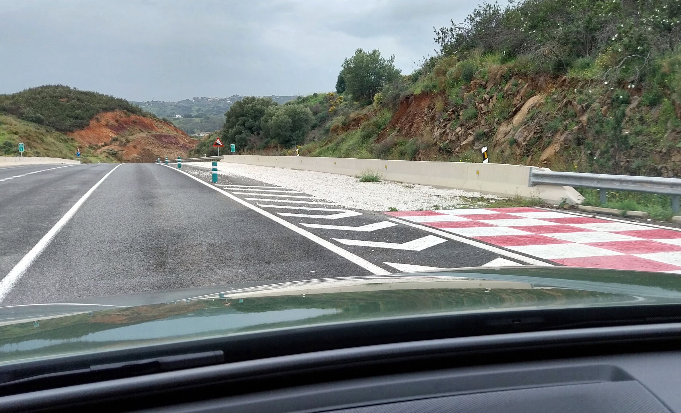 Wyjechanie z piasku czy żwiru może nie być łatwe