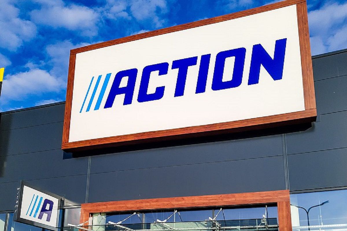 Po 4,49 zł w Action. Maseczka przypomina o świętach