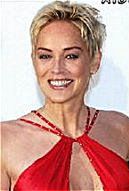 Sharon Stone podrywa młodszych