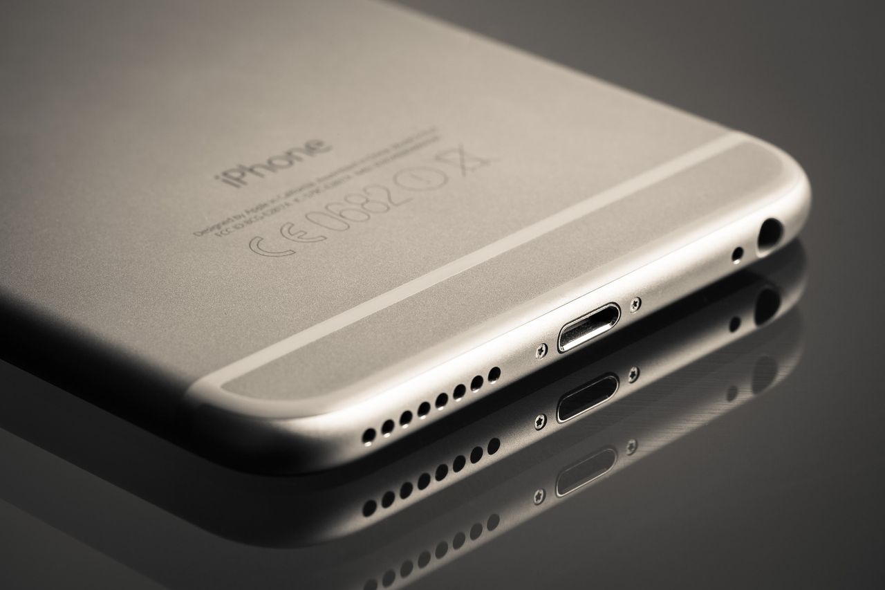 iPhone 8: czy fani Apple nauczą się żyć bez złącza Lightning?