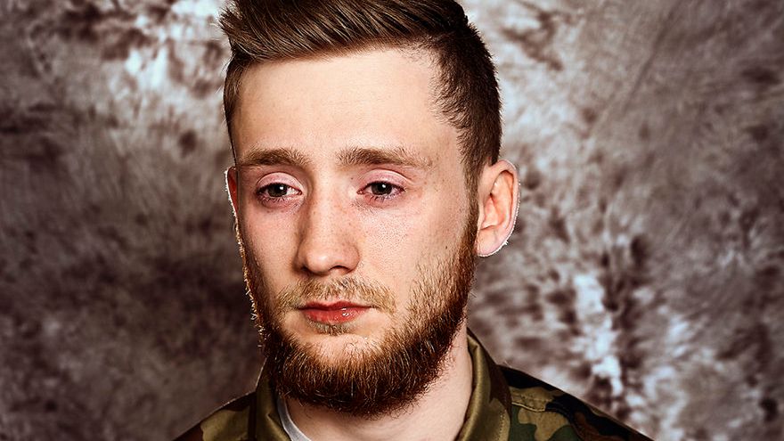 Portrety mężczyzn z Litwy, którzy płaczą po powołaniu do wojska 1