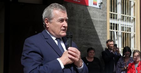 "Apeluję o szczepienie się". Wicepremier Piotr Gliński do rodziców i uczniów