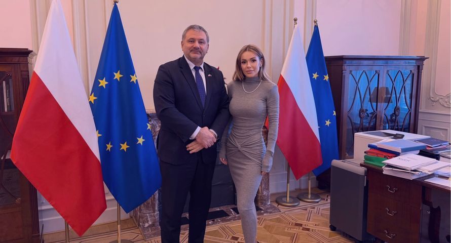 Metoda na pieski. Tak Doda rozgrywa media i polityków