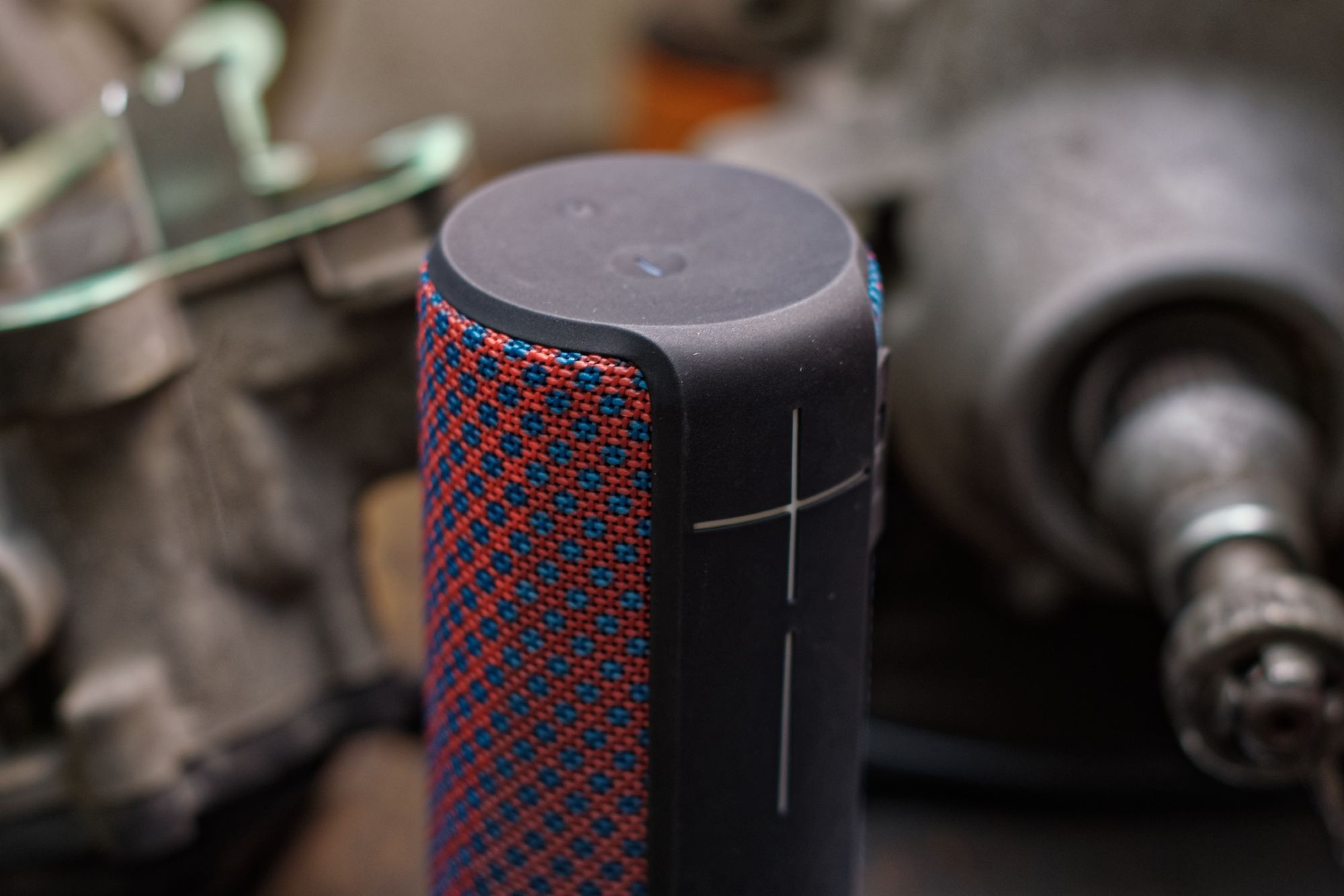 Ultimate Ears BOOM 2: niezatapialny głośnik na imprezę z 3 DJ-ami 3