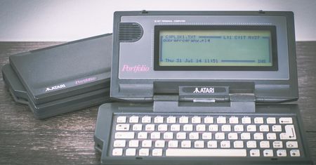 Komputerowe wykopaliska: Atari Portfolio – pierwszy kieszonkowy PeCet z prawdziwego zdarzenia