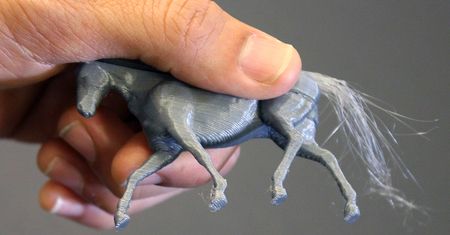 Naukowcy wiedzą, jak zaprogramować drukarkę 3D, by drukowała włosy