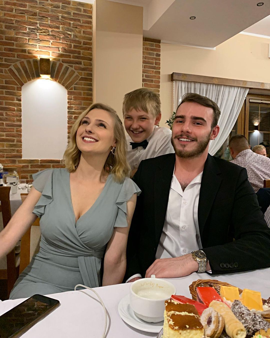 Krystian Ochman na weselu