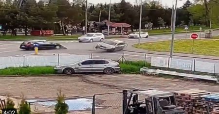 Skrzyżowanie grozy w Kłodzku. Wszystko widać na nagraniu