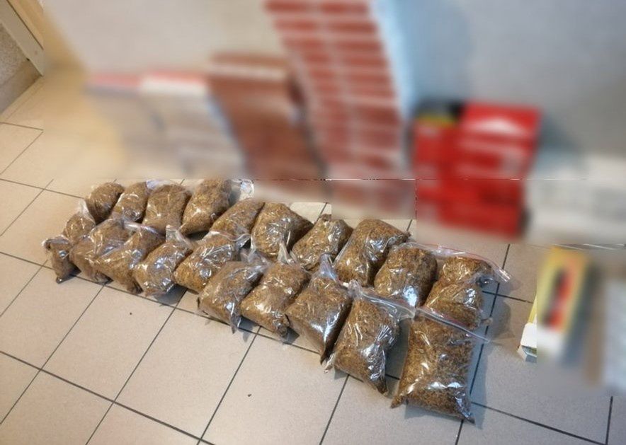 Śląsk. Policja w Chorzowie przejęła prawie 230 tysięcy sztuk papierosów i 10 kilogramów tytoniu bez akcyzy.