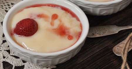 Spróbowałam u sąsiadki i poprosiłam o przepis. Ten krem pasuje do wielu deserów