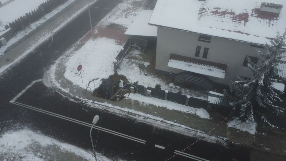 Mieszkańcy Olkusza w szoku. Zapadlisko pojawiło się tuż przy domu
