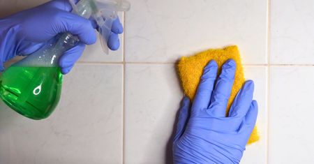 Przed świętami wylewam na fugi domową miksturę. Wyglądają jak nowe